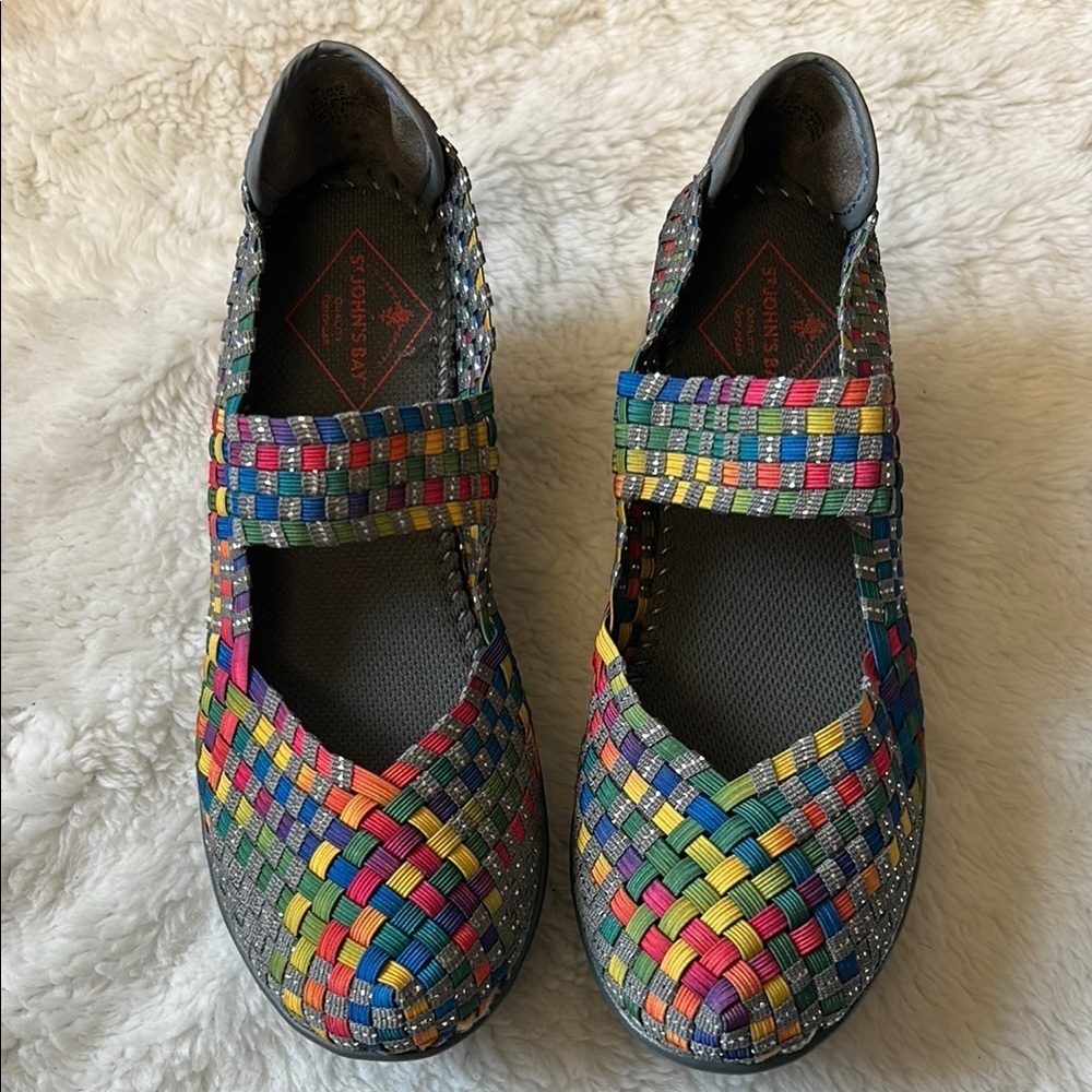 St. John's Bay Gray and Yellow Flats with Woven Design (NWOT)